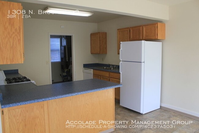 Building Photo - Nice 3bd 1 1/2ba Townhouse close to CWU