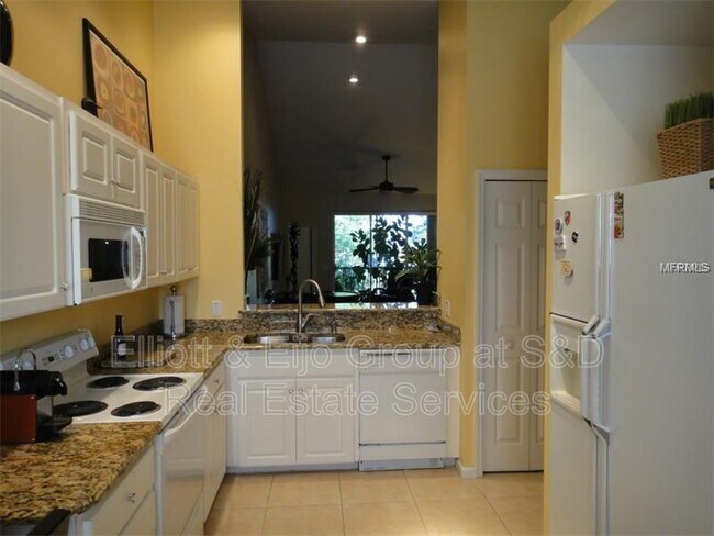 Foto del edificio - 372 Enclave Dr