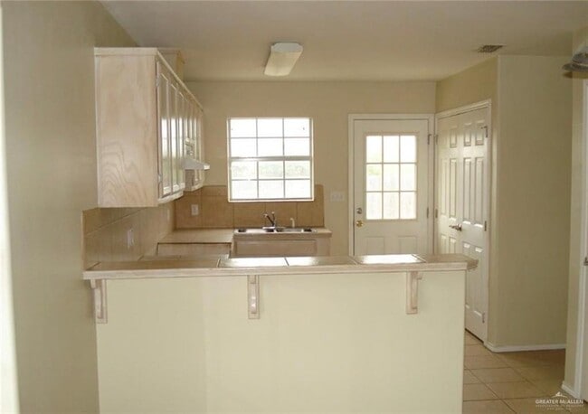 Foto del edificio - 719 W Sherryl Ave