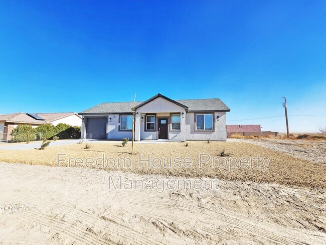 Building Photo - 2071 S Highland Ave