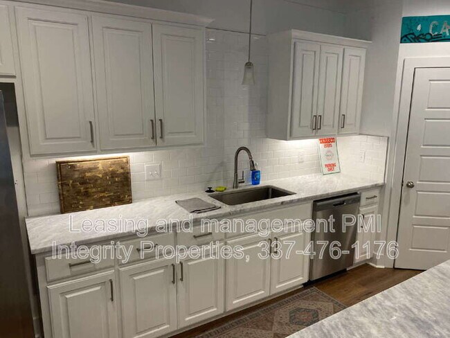 Building Photo - 1564 Bowstring Dr