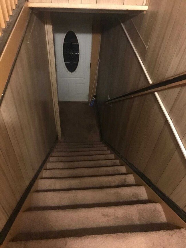 Building Photo - 5 May St