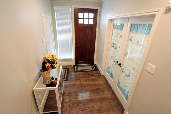 Foto del edificio - 2413 Beall St