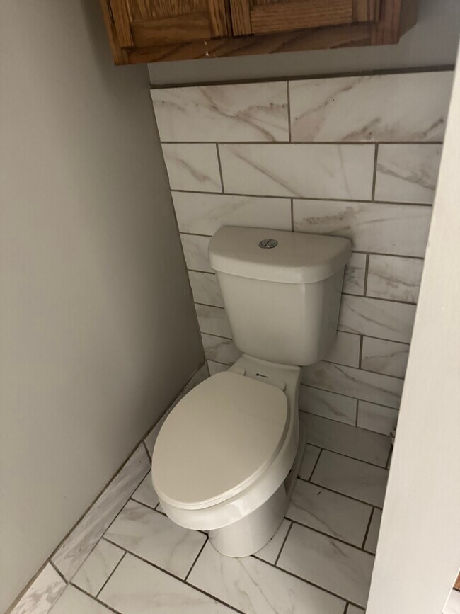 Building Photo - 5612 Clarke Address