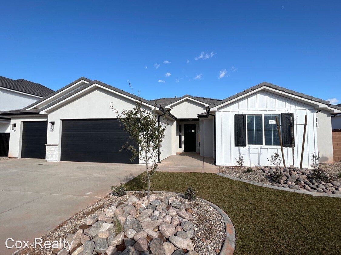 Primary Photo - 4 br, 3 bath House - 449 E 4235 S
