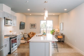 Building Photo - 210 W Peden Alley