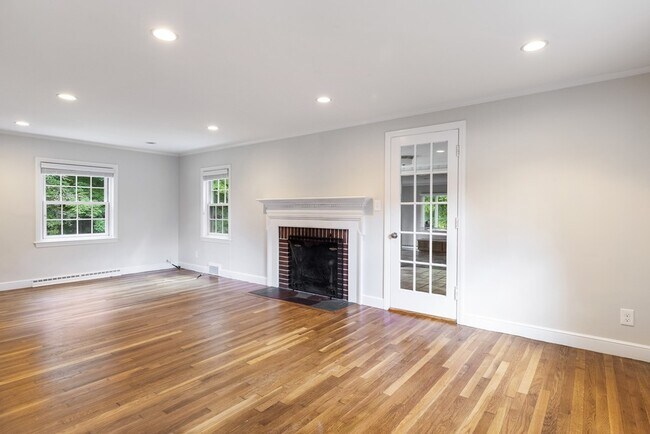 Foto del edificio - 216 Claybrook Rd