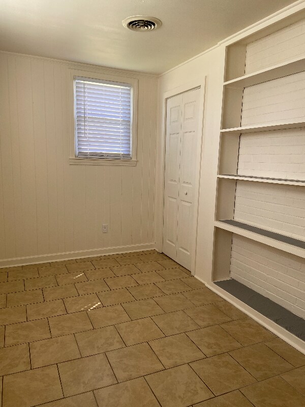 Building Photo - 1701 Tremont Ave