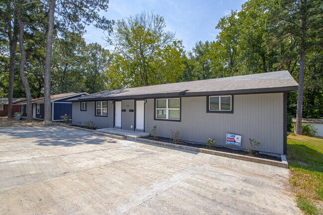 Foto del edificio - Live Better for Less – Updated 2BR Apartment in Benton, AR!