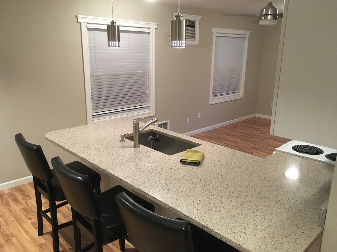 Foto principal - 1490 Sunset Hwy
