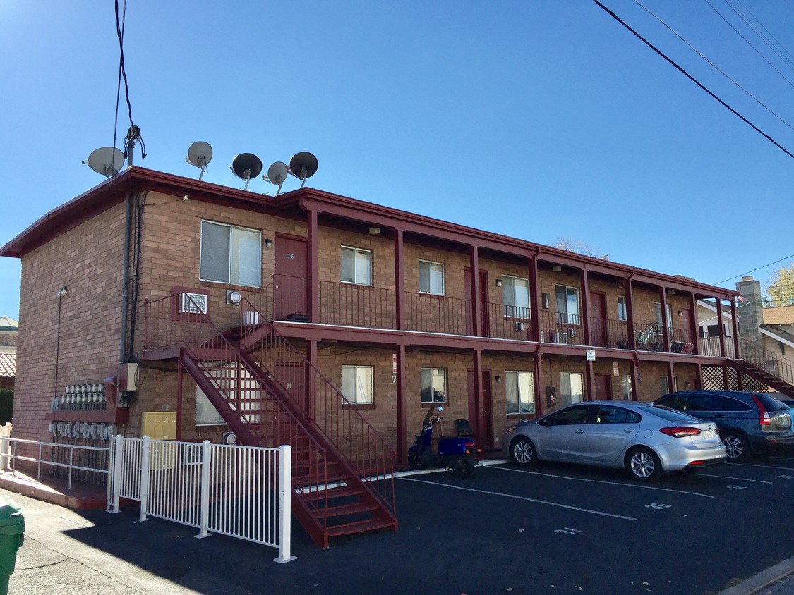 Foto del edificio - 70 Walts Ln