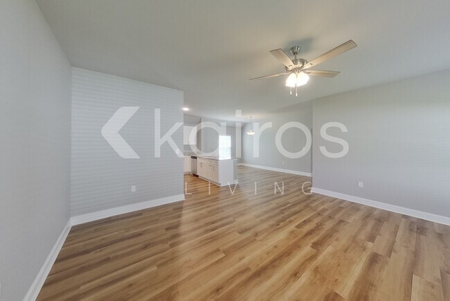 Building Photo - 13736 Willowmore Dr