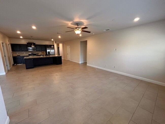 Foto del edificio - Nice home for rent in Visalia