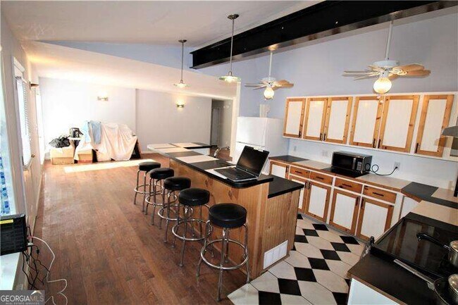 Foto del edificio - 979 Chestnut Oak Ct