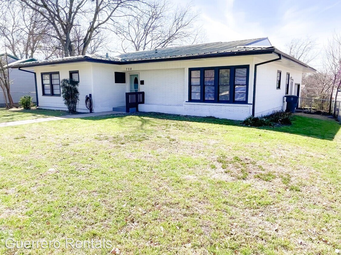 Foto principal - 4 br, 1.5 bath House - 708 Kern