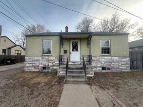 Building Photo - 414 W 24th St