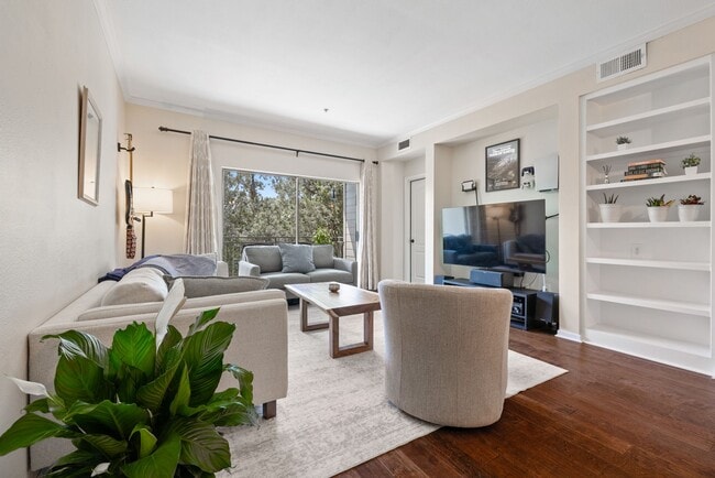 Foto del edificio - 6000 Shepherd Mountain Cove