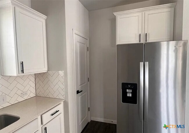 Foto del edificio - 1228 Esplanade Pkwy