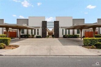 Building Photo - 1705 W Garrison Dr