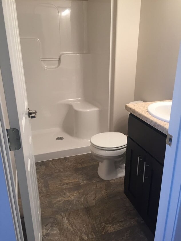 Building Photo - 3 Bed 3 Bath