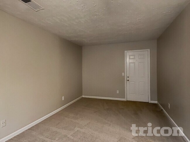 Building Photo - 3303 Homeward Trail