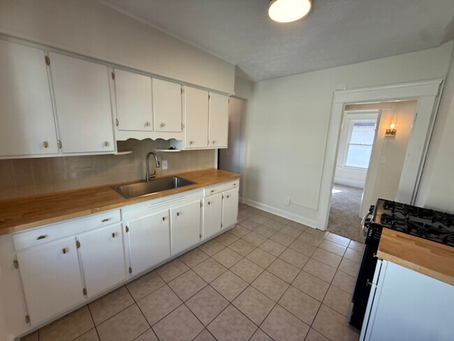 Building Photo - 1317 W 106th St