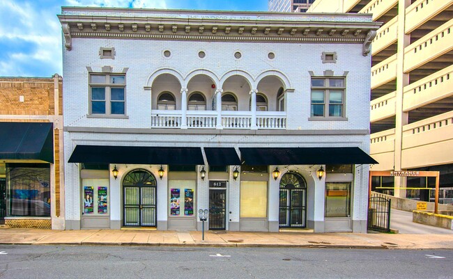 Foto del edificio - 612 E 4th St