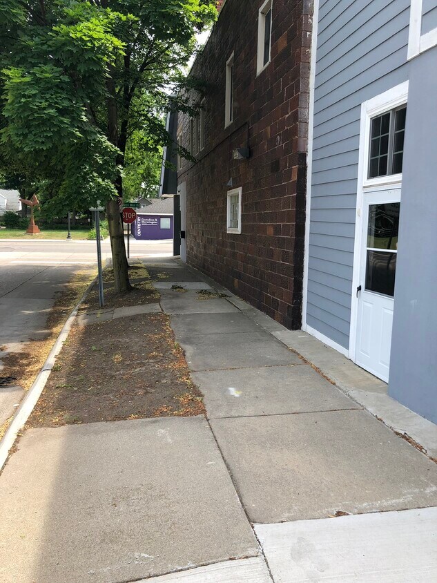 925 E Eleven Mile Rd, Royal Oak, MI 48067 Apartments in Royal Oak, MI