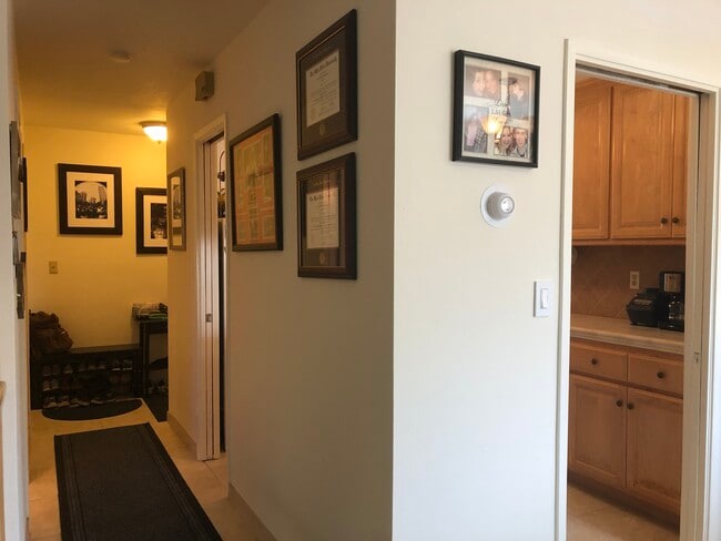 Building Photo - 1064 Fremont St