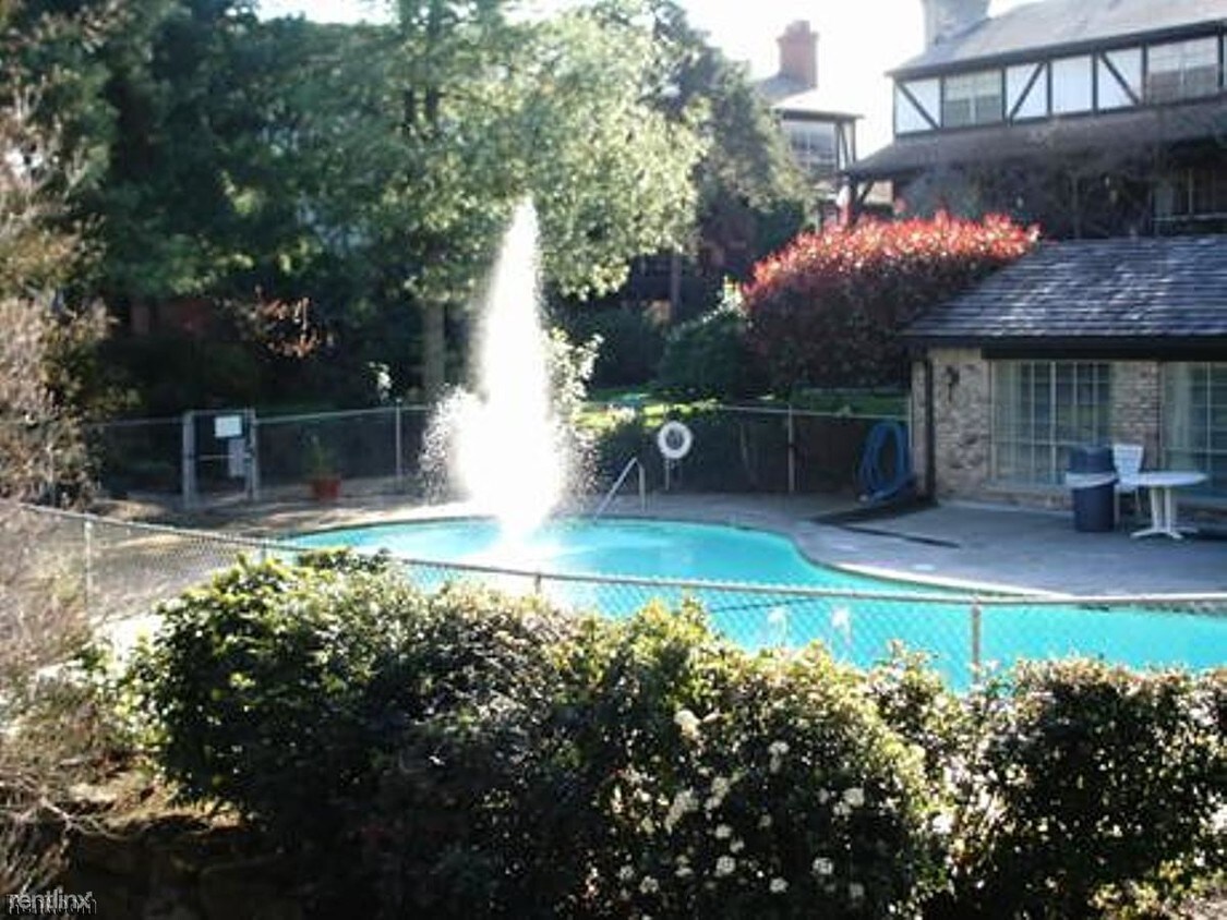 455 S 156th St, Burien, WA 98148 Condo for Rent in Burien, WA