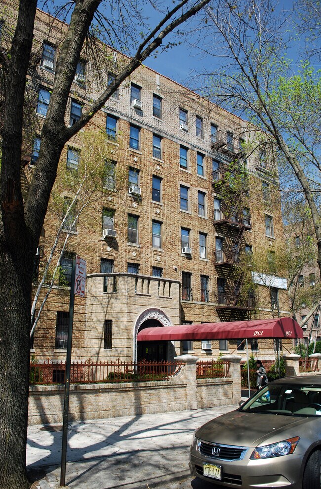 Vista desde el sureste - Kings Manor