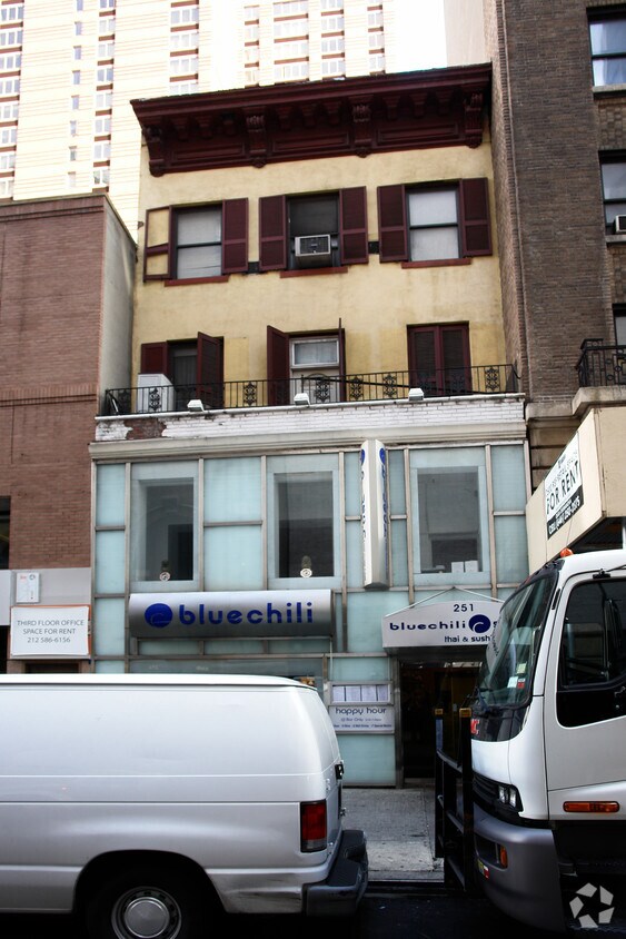 Building Photo - 251 W 51st St