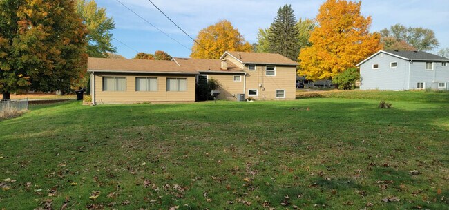 Building Photo - 18220 Chipstead Dr