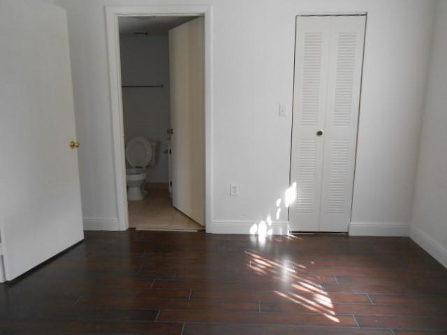 Building Photo - 250 Palm Cir W