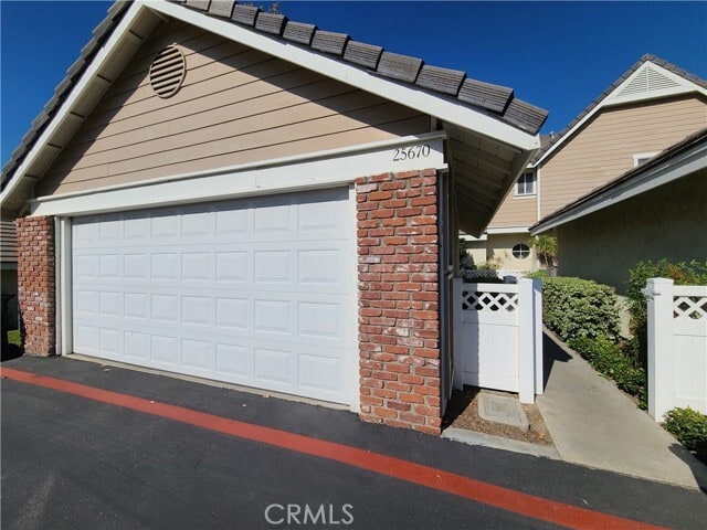 Foto del edificio - 25670 Huron St