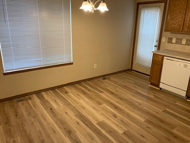 Building Photo - 3823 N Pepper Ridge St