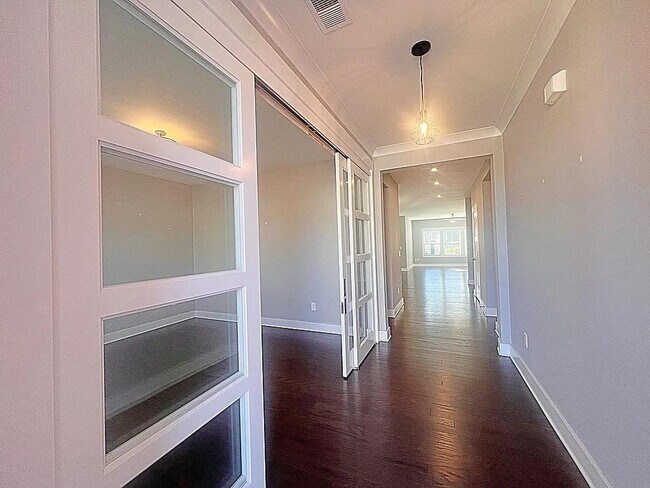 Foto del edificio - 213 Bank Swallow Wy