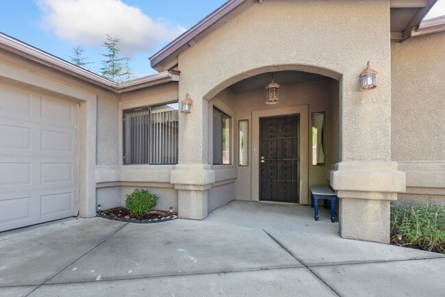 Foto del edificio - Charming 3 Bedroom + Bonus Room in Eagle R...