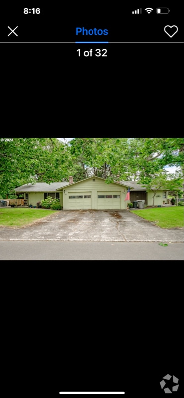 Building Photo - 286 SW River Dr