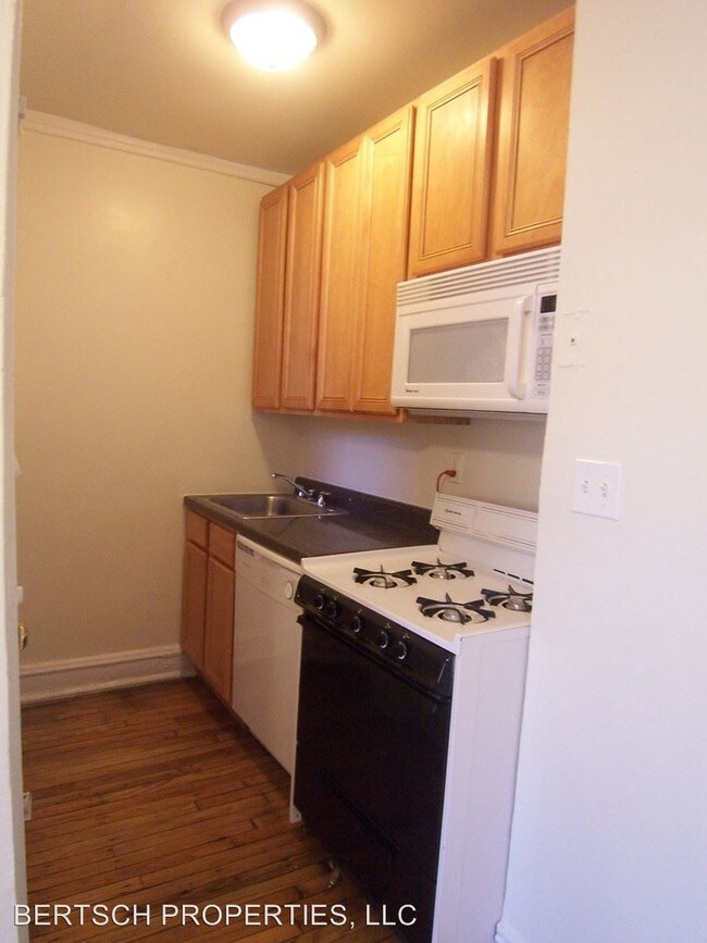 Building Photo - 4801 N Fairfield Ave