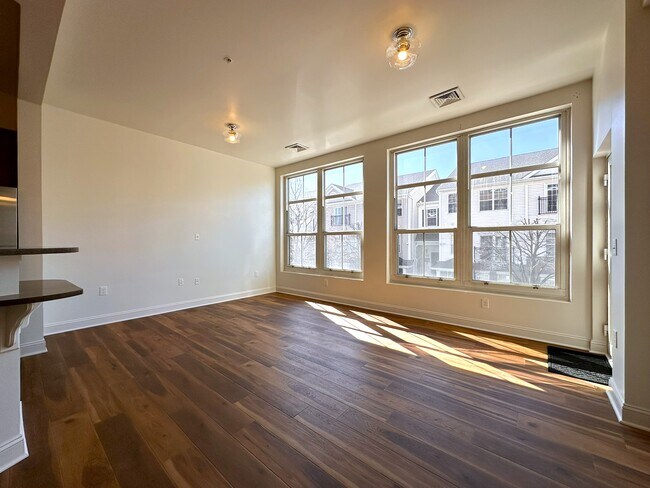 Foto del edificio - 55 Mallory Ave