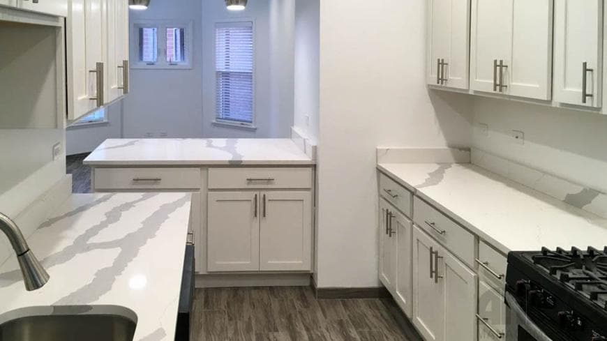 Building Photo - 1 bedroom in Chicago IL 60657