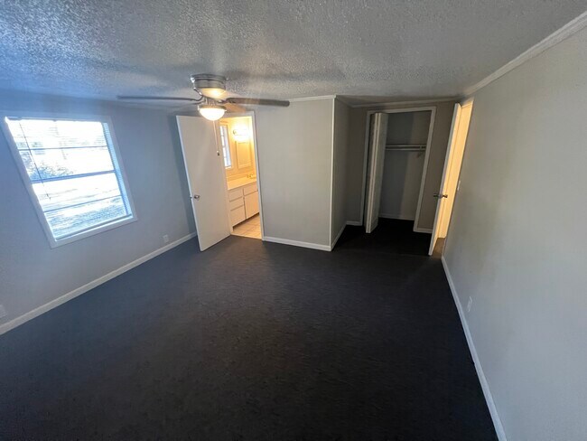 Building Photo - 4176 Whitlock St