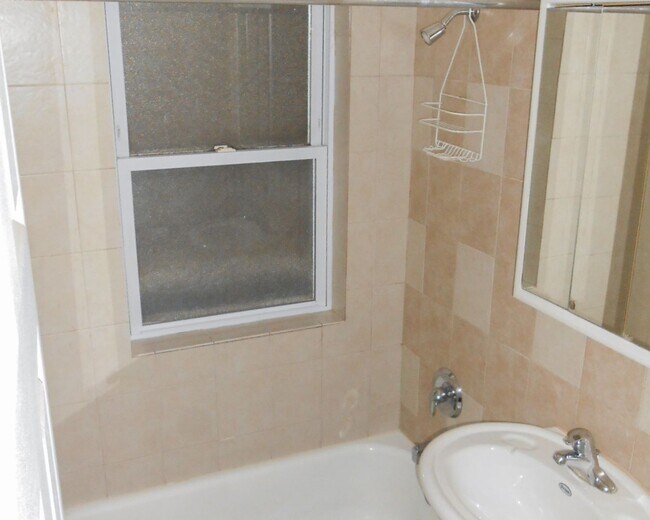 Foto del edificio - 5133 N Wolcott Ave