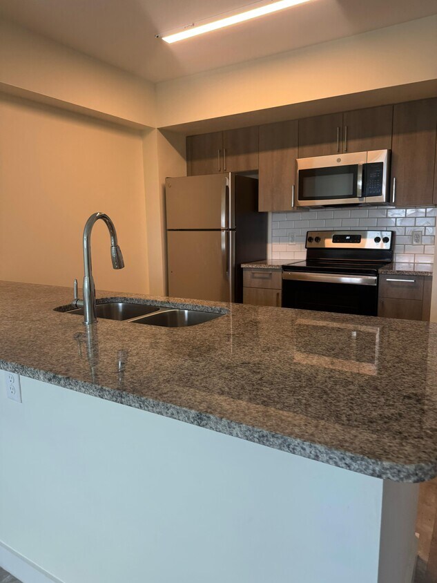 Foto principal - 11220 SW 2nd St