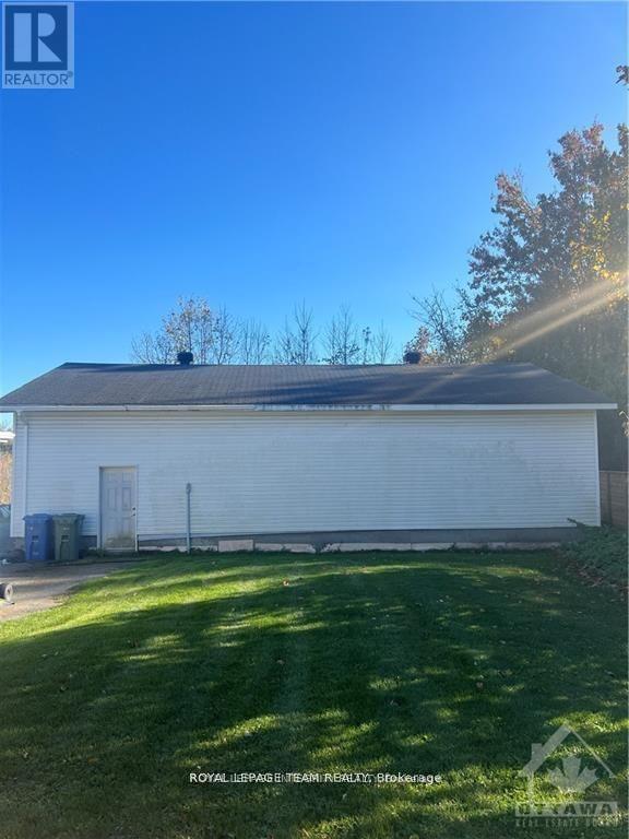 Building Photo - 4670 Fallowfield Rd