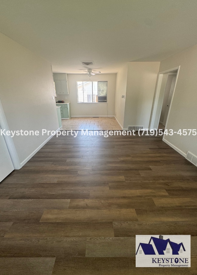 Building Photo - Nicely Updated! Northside Duplex 2 Bedroom...