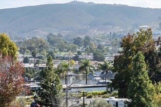 Building Photo - 1560 Circa Del Lago