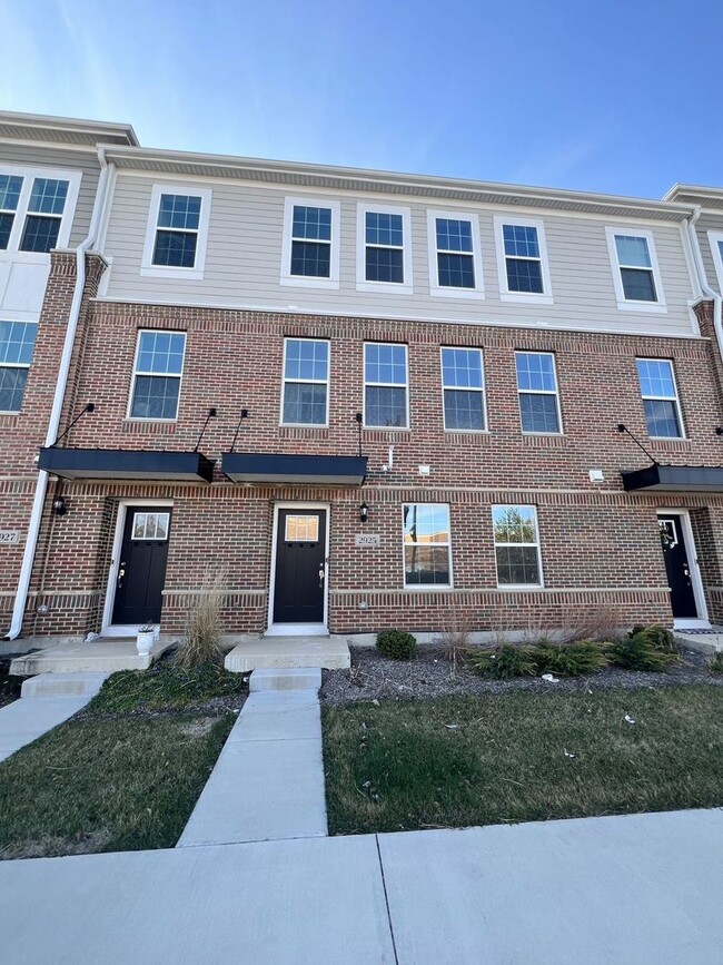 2925 Showplace Dr