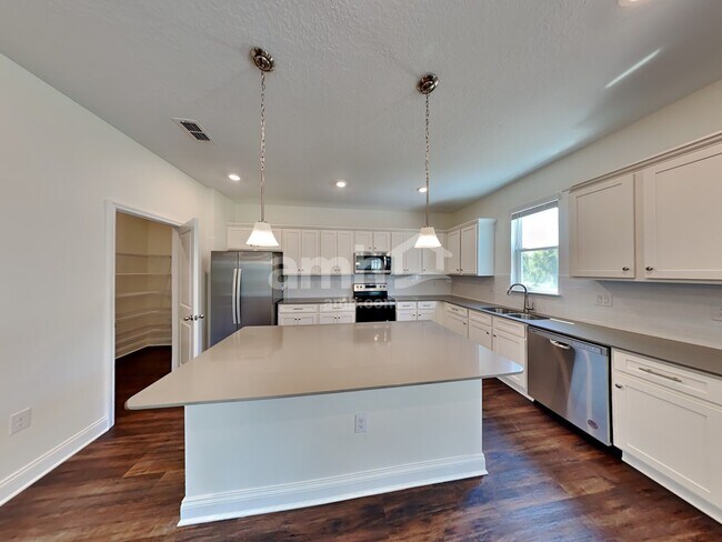 Foto del edificio - 3644 Windward Hls Blvd